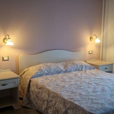 Paradiso Degli Ulivi B&B Peschiera del Garda Buitenkant foto